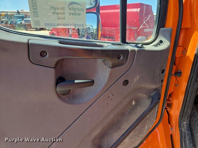 image for item DS4302 2019 Freightliner 114SD dump truck