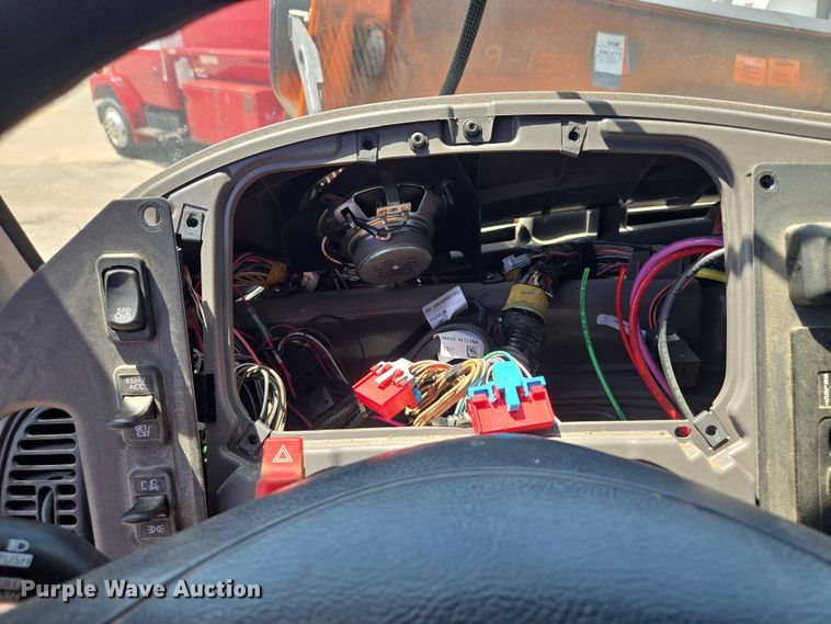 image for item DS4302 2019 Freightliner 114SD dump truck