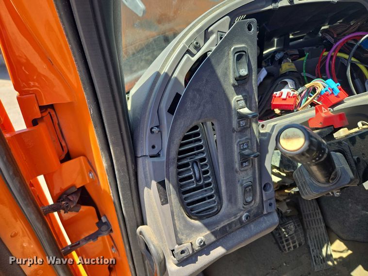 image for item DS4302 2019 Freightliner 114SD dump truck