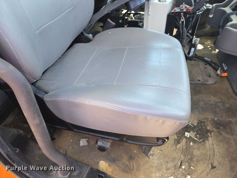 image for item DS4302 2019 Freightliner 114SD dump truck