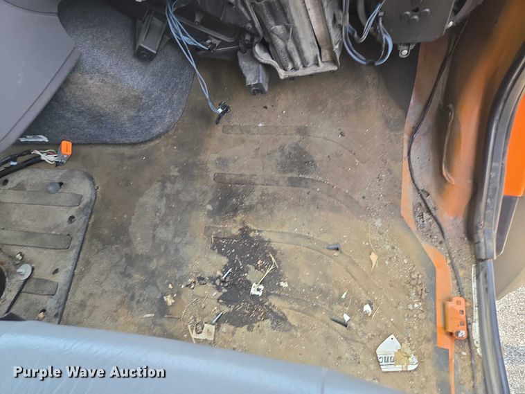 image for item DS4302 2019 Freightliner 114SD dump truck