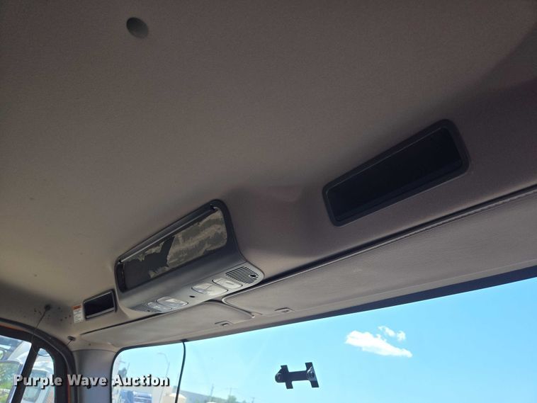 image for item DS4302 2019 Freightliner 114SD dump truck