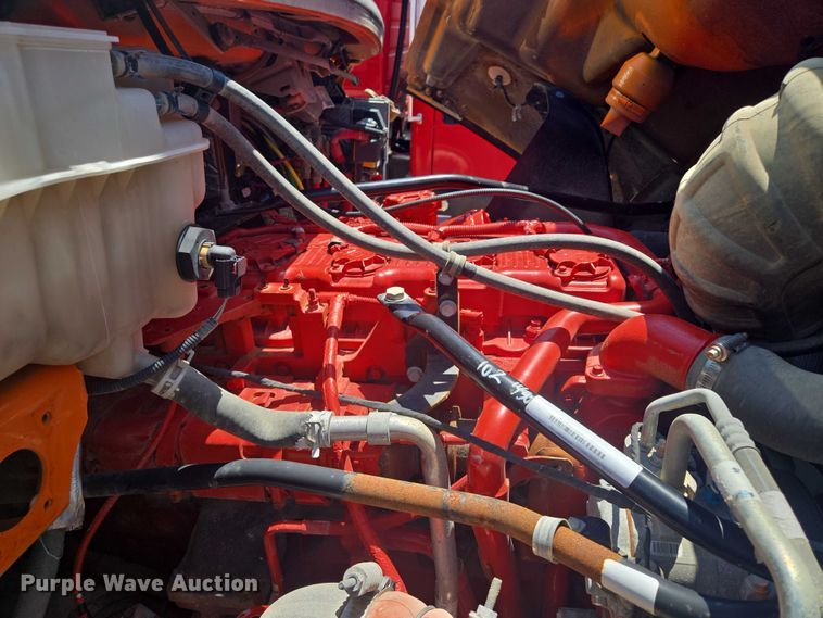 image for item DS4302 2019 Freightliner 114SD dump truck