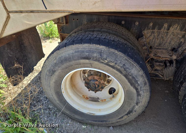 image for item DS4302 2019 Freightliner 114SD dump truck