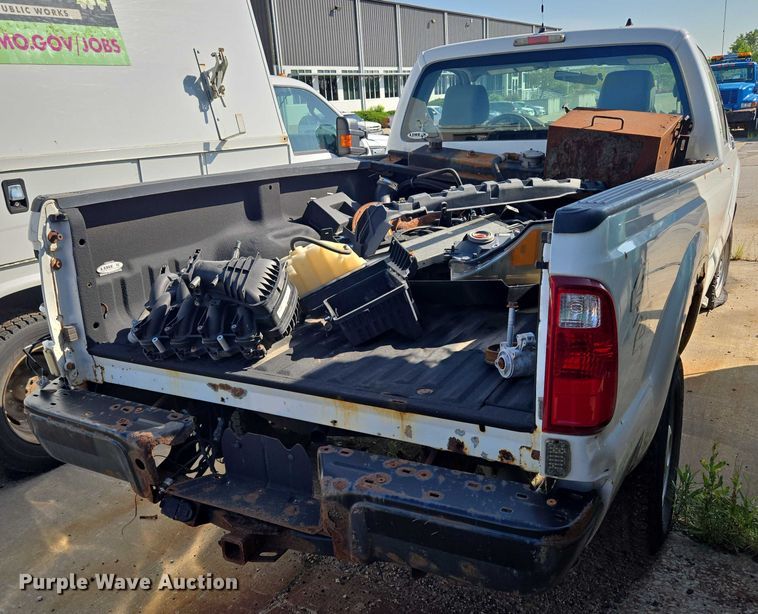 image for item DS4306 2011 Ford F350 Super Duty XL pickup truck