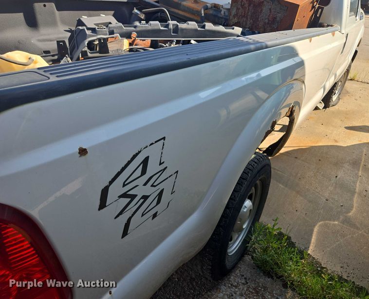 image for item DS4306 2011 Ford F350 Super Duty XL pickup truck
