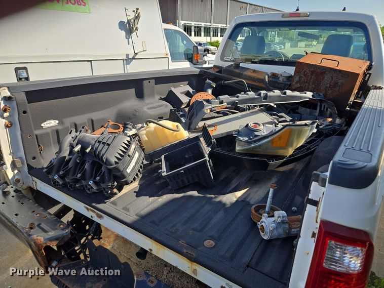 image for item DS4306 2011 Ford F350 Super Duty XL pickup truck