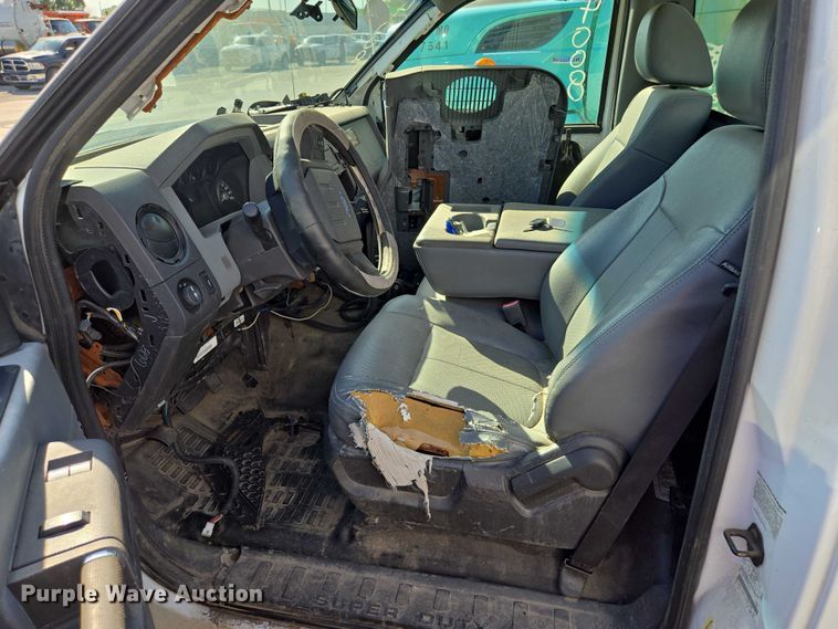 image for item DS4306 2011 Ford F350 Super Duty XL pickup truck