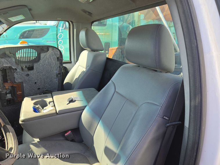 image for item DS4306 2011 Ford F350 Super Duty XL pickup truck