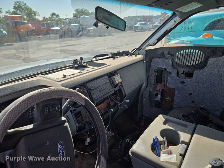 image for item DS4306 2011 Ford F350 Super Duty XL pickup truck