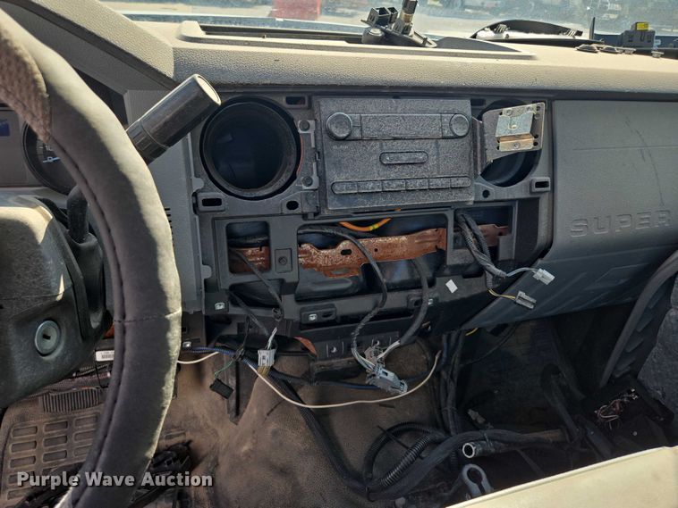 image for item DS4306 2011 Ford F350 Super Duty XL pickup truck