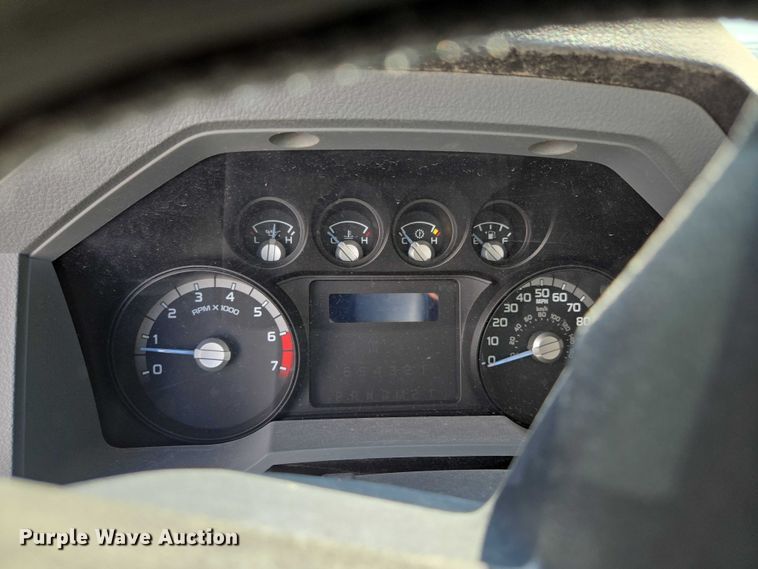 image for item DS4306 2011 Ford F350 Super Duty XL pickup truck
