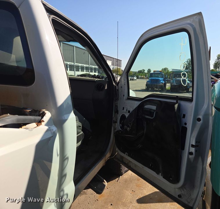 image for item DS4306 2011 Ford F350 Super Duty XL pickup truck