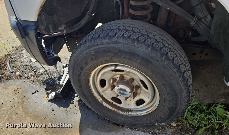 image for item DS4306 2011 Ford F350 Super Duty XL pickup truck