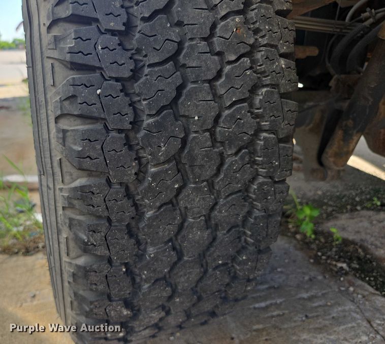 image for item DS4306 2011 Ford F350 Super Duty XL pickup truck