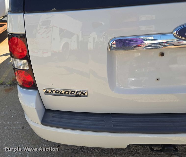 image for item DS4308 2008 Ford Explorer SUV