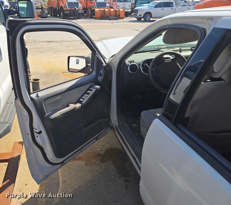 image for item DS4308 2008 Ford Explorer SUV