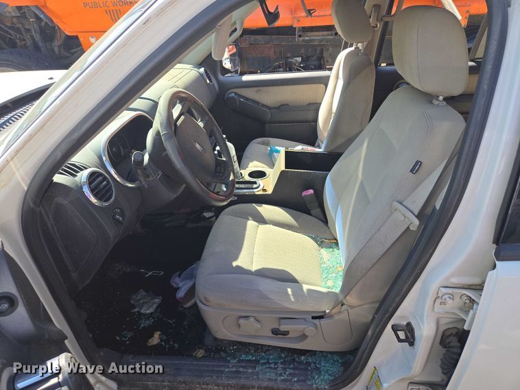 image for item DS4308 2008 Ford Explorer SUV