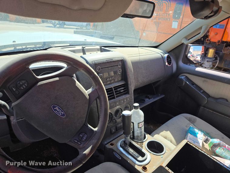 image for item DS4308 2008 Ford Explorer SUV