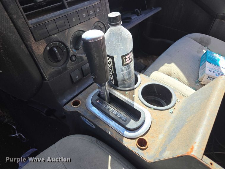 image for item DS4308 2008 Ford Explorer SUV