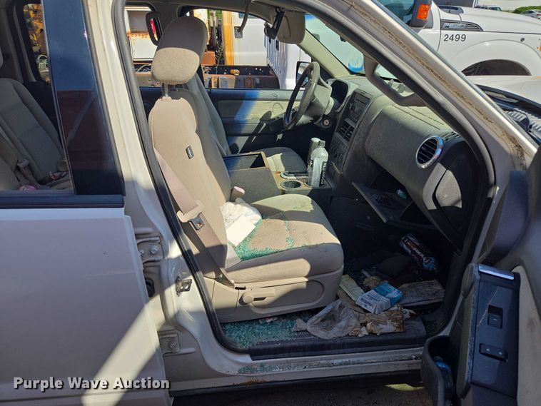 image for item DS4308 2008 Ford Explorer SUV