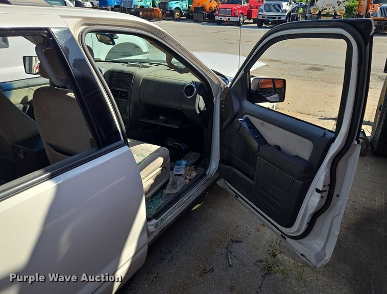 image for item DS4308 2008 Ford Explorer SUV