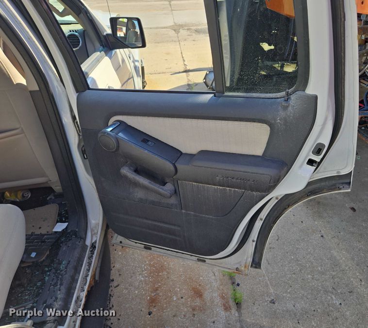 image for item DS4308 2008 Ford Explorer SUV