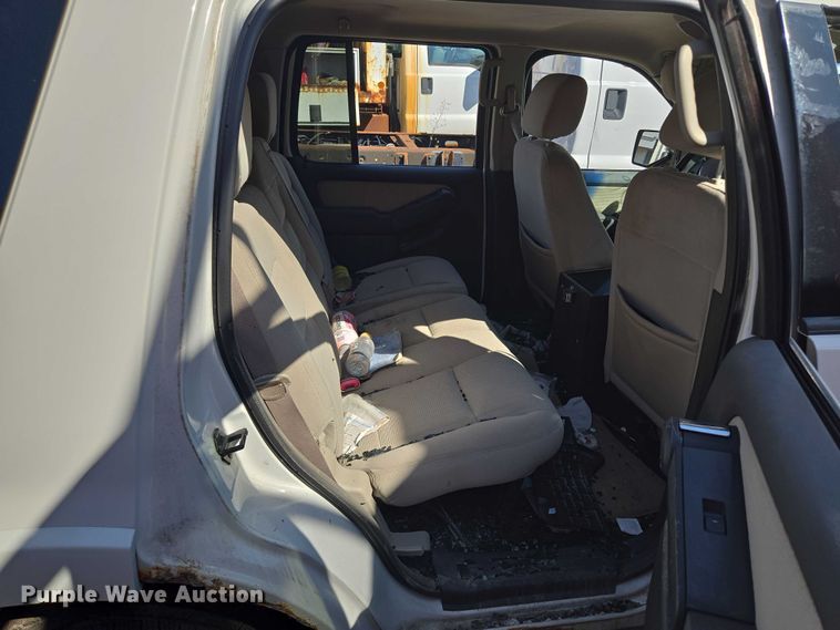 image for item DS4308 2008 Ford Explorer SUV