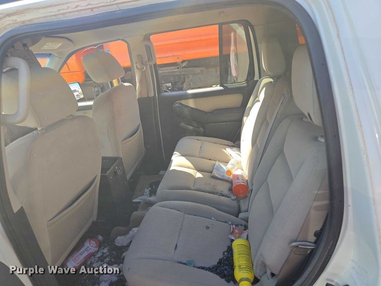 image for item DS4308 2008 Ford Explorer SUV