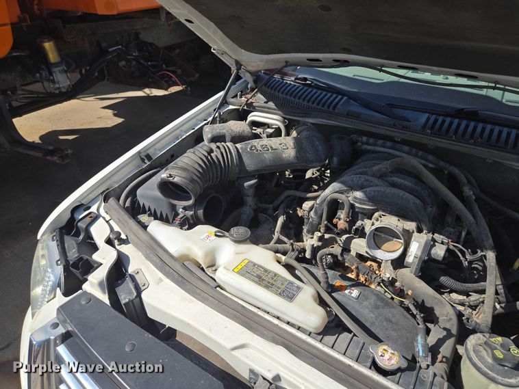 image for item DS4308 2008 Ford Explorer SUV