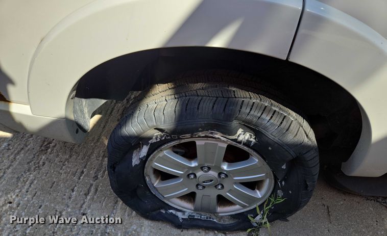 image for item DS4308 2008 Ford Explorer SUV