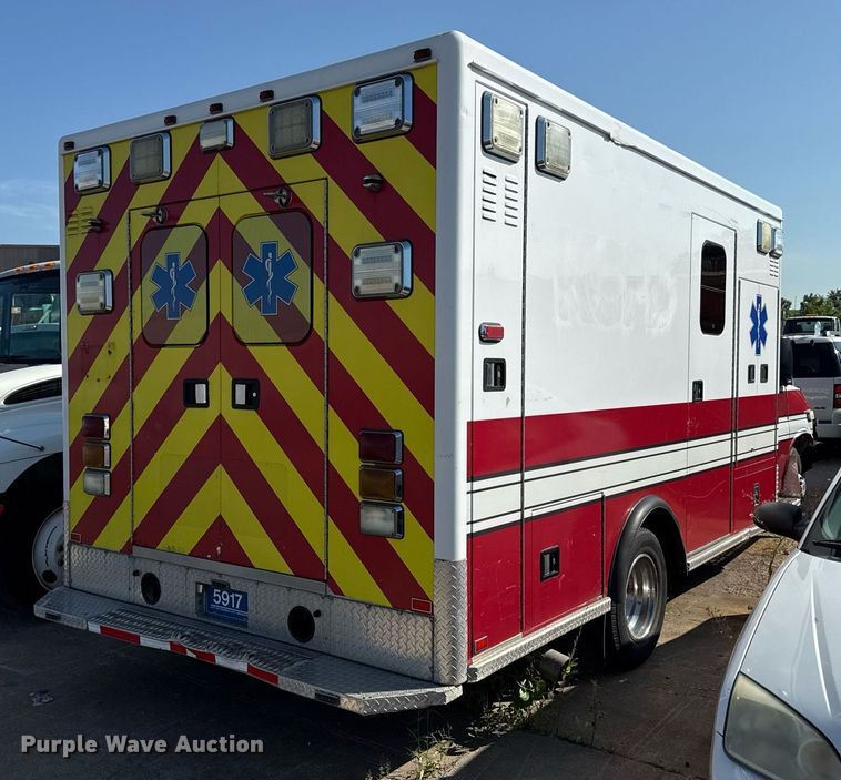 image for item DS4309 2016 Chevrolet Express 4500 ambulance