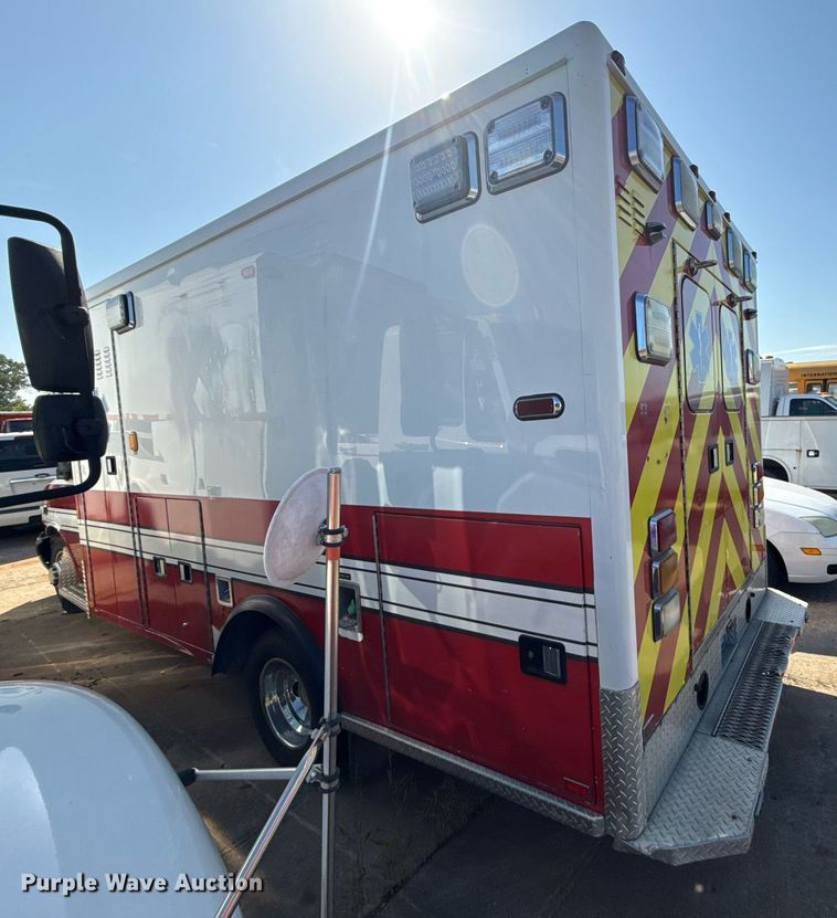 image for item DS4309 2016 Chevrolet Express 4500 ambulance