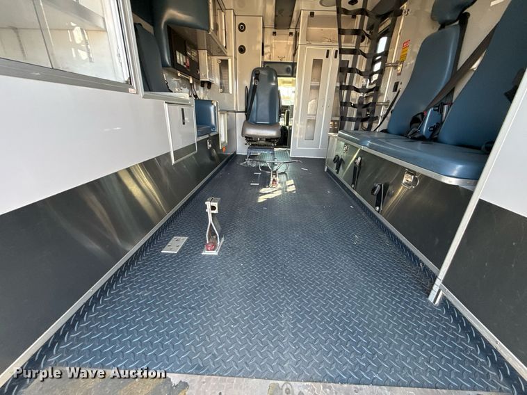 image for item DS4309 2016 Chevrolet Express 4500 ambulance