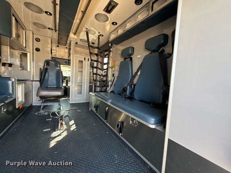 image for item DS4309 2016 Chevrolet Express 4500 ambulance