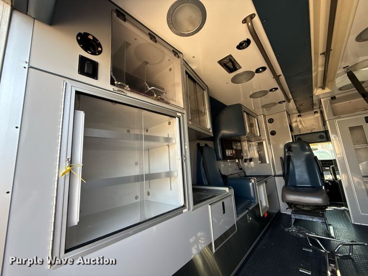 image for item DS4309 2016 Chevrolet Express 4500 ambulance