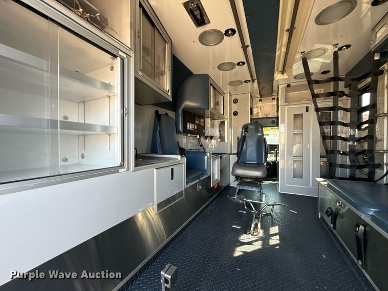 image for item DS4309 2016 Chevrolet Express 4500 ambulance