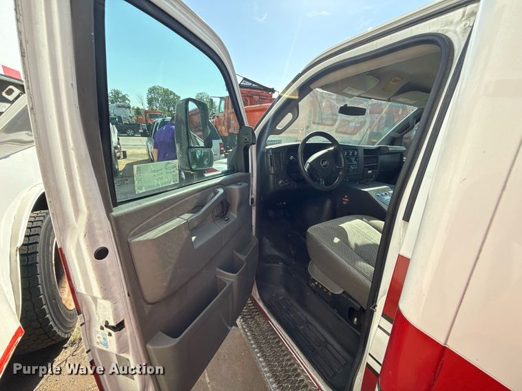 image for item DS4309 2016 Chevrolet Express 4500 ambulance