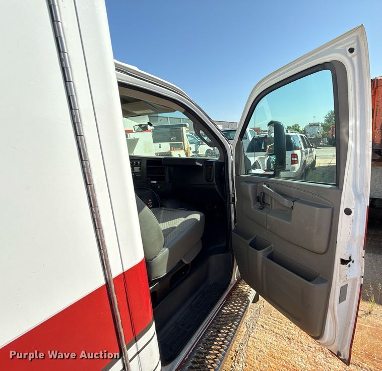 image for item DS4309 2016 Chevrolet Express 4500 ambulance