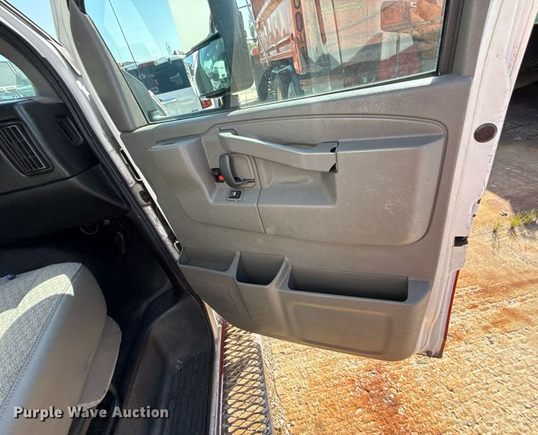 image for item DS4309 2016 Chevrolet Express 4500 ambulance