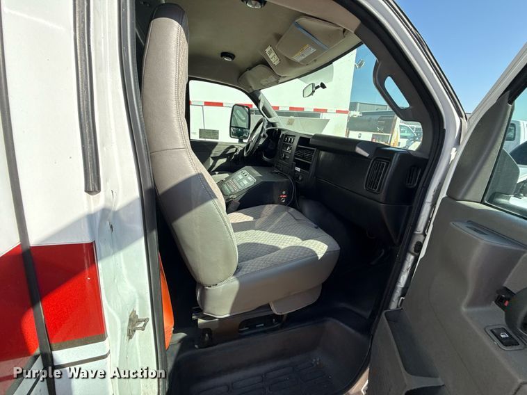 image for item DS4309 2016 Chevrolet Express 4500 ambulance
