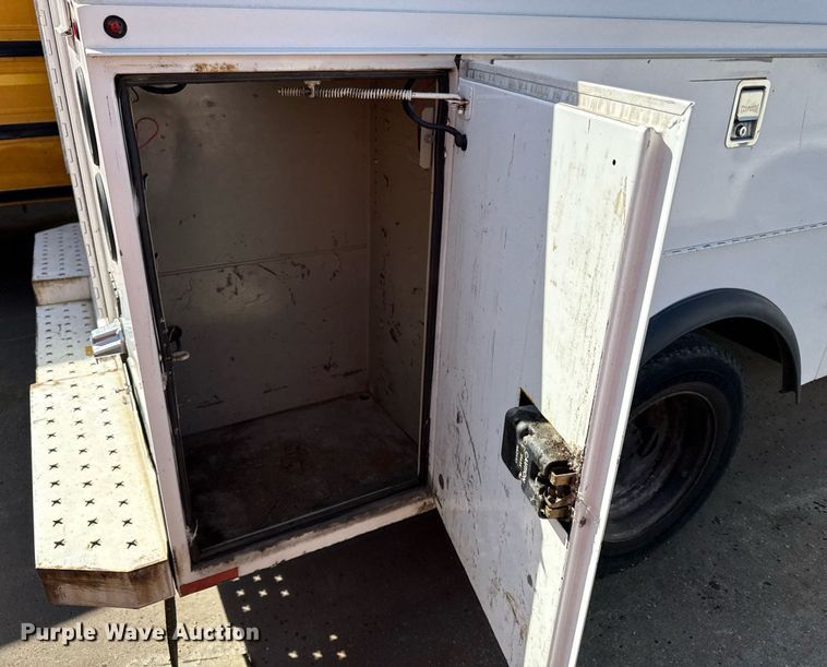 image for item DS4311 2012 Ford F450 Super Duty utility / service truck