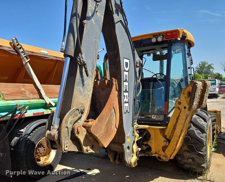 image for item DS4313 2013 John Deere 410K backhoe