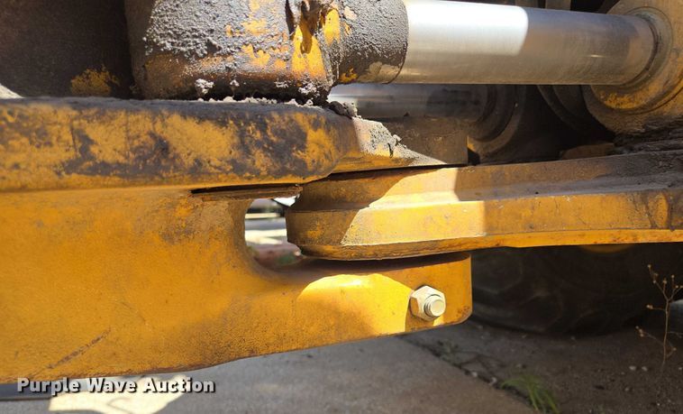 image for item DS4313 2013 John Deere 410K backhoe