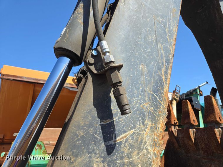 image for item DS4313 2013 John Deere 410K backhoe