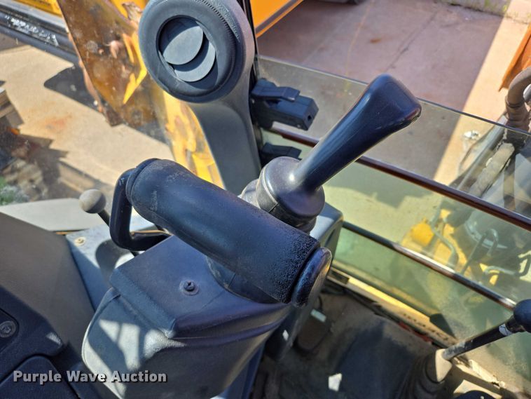 image for item DS4313 2013 John Deere 410K backhoe