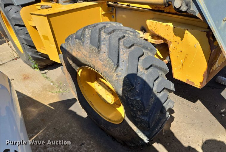 image for item DS4313 2013 John Deere 410K backhoe