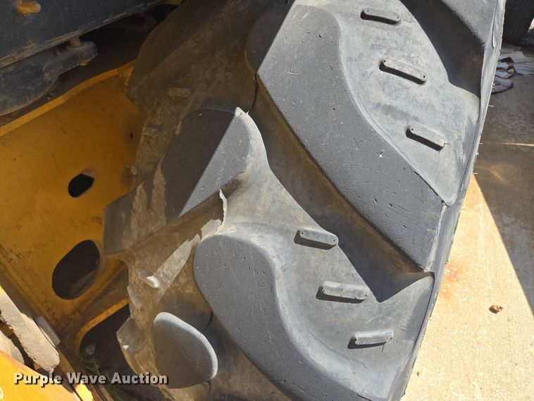 image for item DS4313 2013 John Deere 410K backhoe