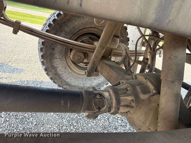 image for item DS4344 1997 Stewart and Stevenson Services INC M1078 flatbed truck