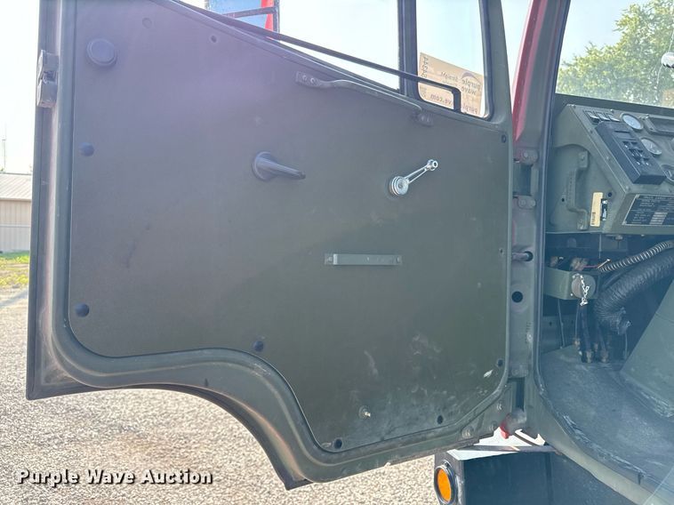 image for item DS4344 1997 Stewart and Stevenson Services INC M1078 flatbed truck